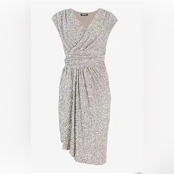 Sequin V-neck Cocktail Dress 🤩 - Picture 3 of 8